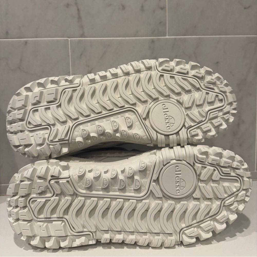 Ellesse LSR Luxe Off White/Grey Sneakers Women’s Size 7.5 US - Picture 8 of 10